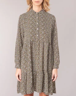 Betty London Jecrehou 9 Betty London Jecrehou -Betty London 11051392 500 D