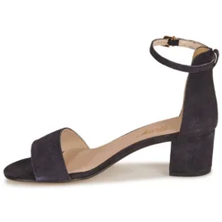 Betty London Innamata 11 Betty London Innamata -Betty London 13269238 500 D