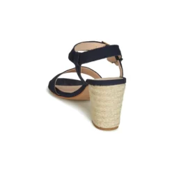 Betty London Jikotife -Betty London 13269264 500 E