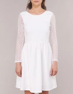 Betty London J. Louise 9 Betty London J. Louise -Betty London 14973445 500 D