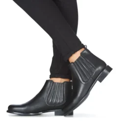 Betty London Loyse 15 Betty London Loyse -Betty London 15661238 500 H