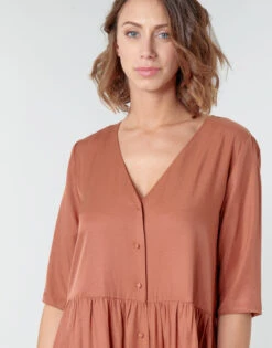 Betty London Moudene -Betty London 16932224 500 E