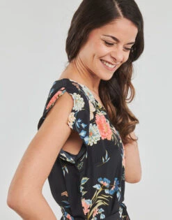 Betty London Owaka -Betty London 19703943 500 E