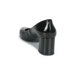 Betty London Parade -Betty London 20202686 500 E