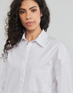 Betty London Maroie -Betty London 22969611 500 E