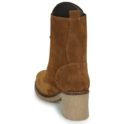 Betty London Latiffa -Betty London 23132829 500 E